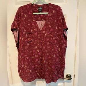 Villains Cap Sleeve Blouse (Torrid Size 4)